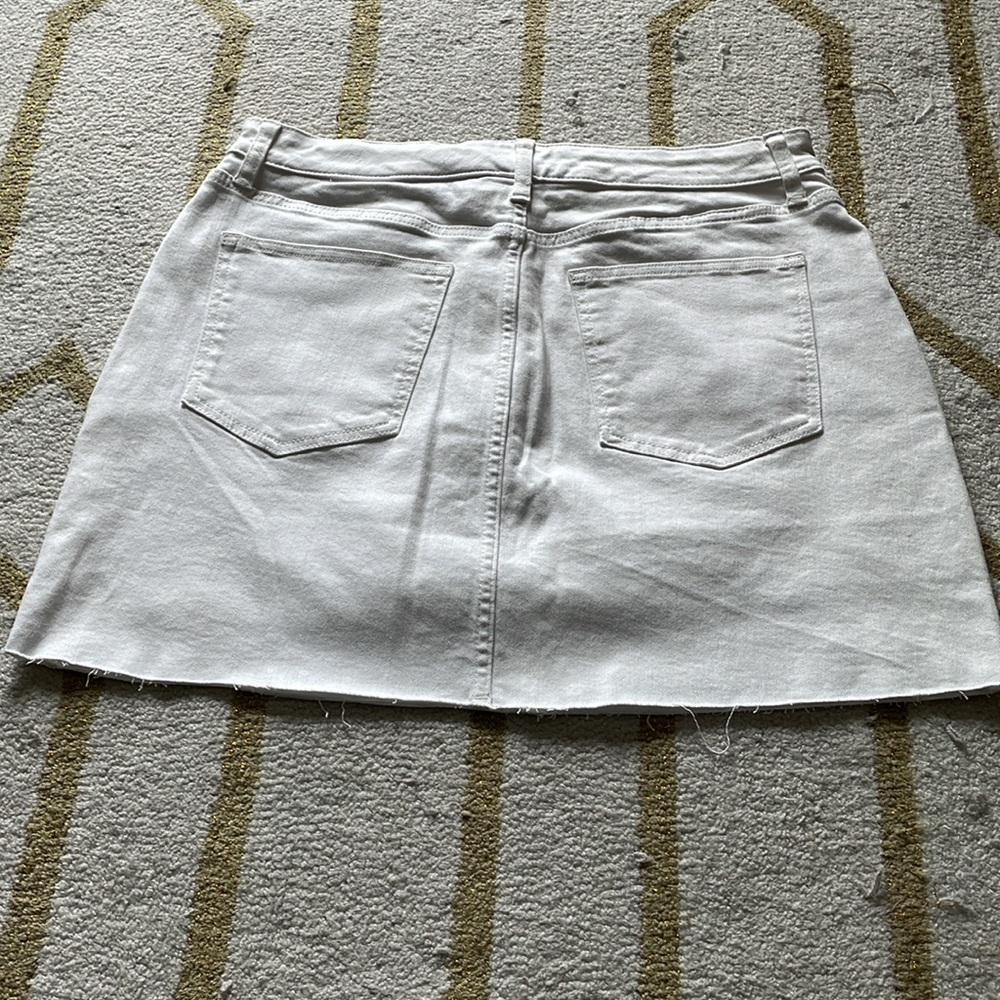 Banana Republic White Denim Skirt, Sz. 12 - Picture 2 of 8